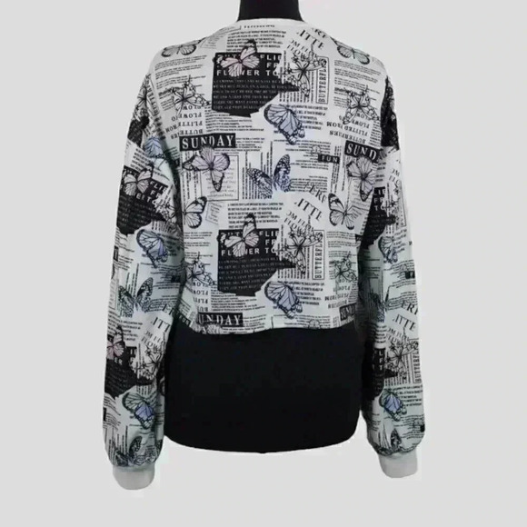 Shein crop ladies sweater‎ white graphic print medium - Picture 3 of 8